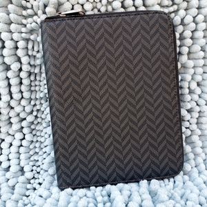 Fossil  tablet zipper hard case